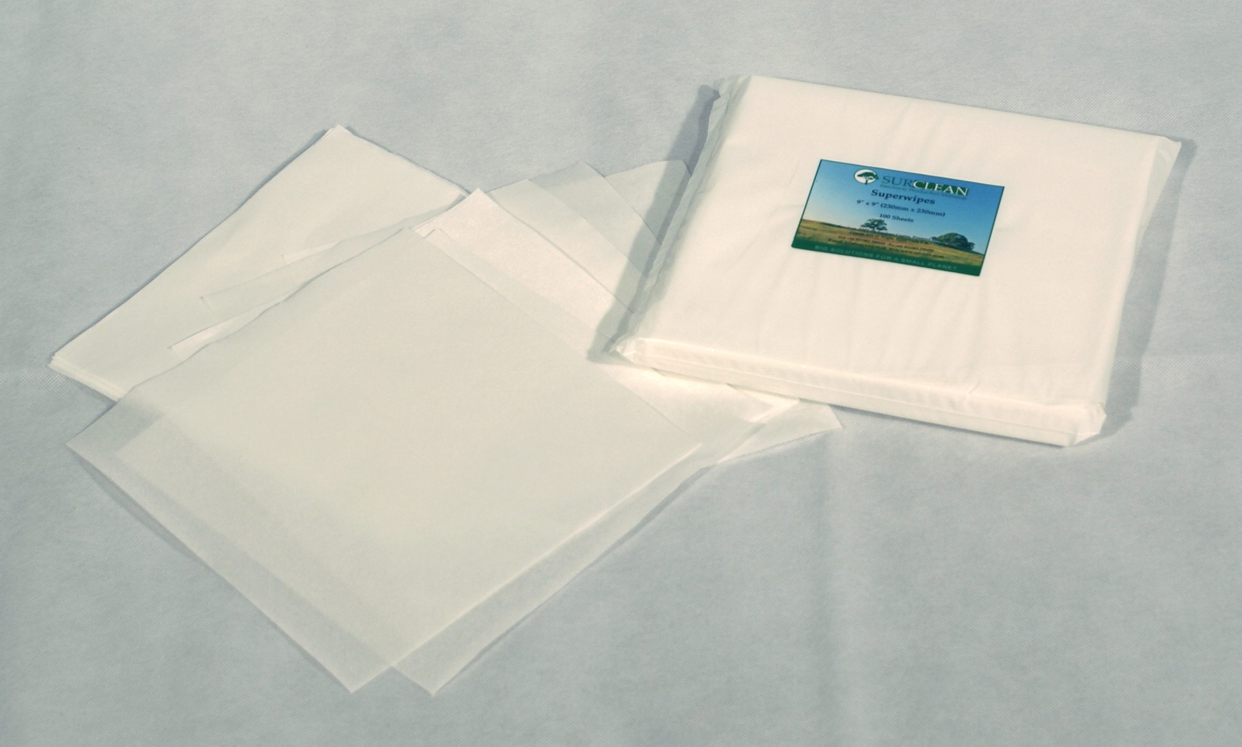 Dry Superwipes / 9inch x 9inch bagged in 100 sheets